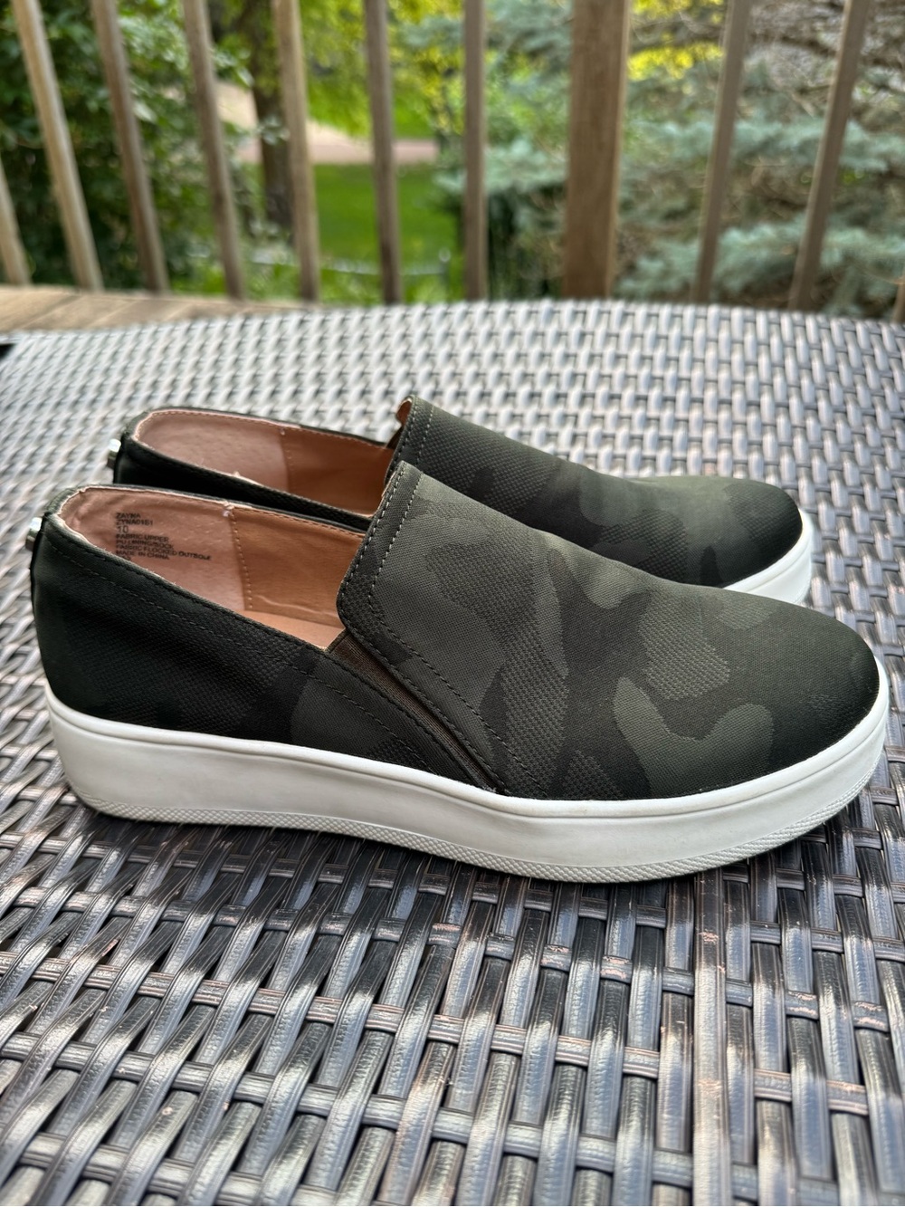 Women’s Steve Madden Camo Loafers Slip On Size 10
